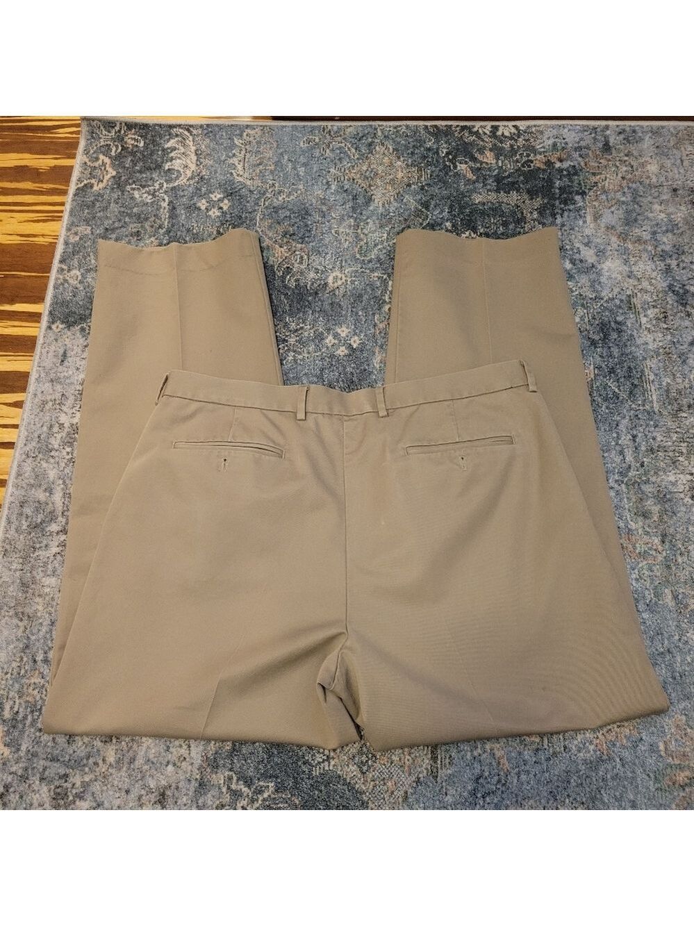Izod Men's Khaki Chinos 38x32 - Picture 2 of 5